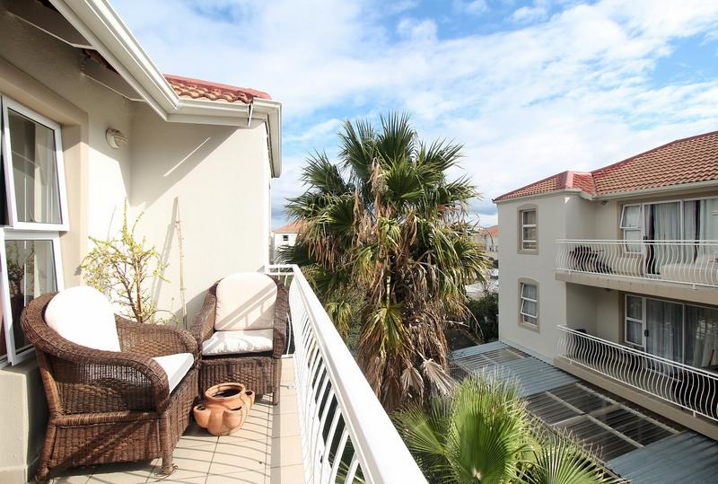 2 Bedroom Property for Sale in Gordons Bay Central Western Cape